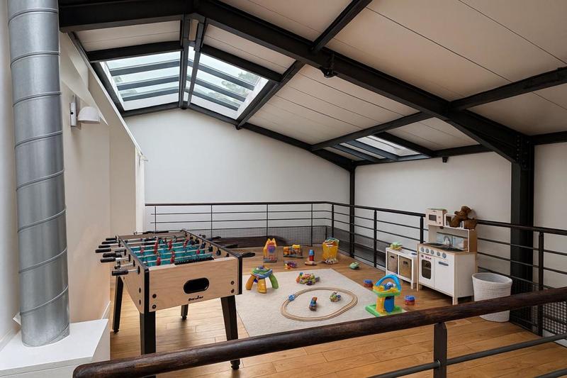 Maison - 243 m² - 7 pièces