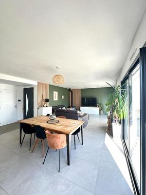 Maison - 127 m² - 6 pièces