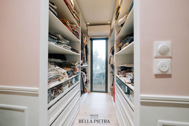 Maison - 218 m² - 5 pièces