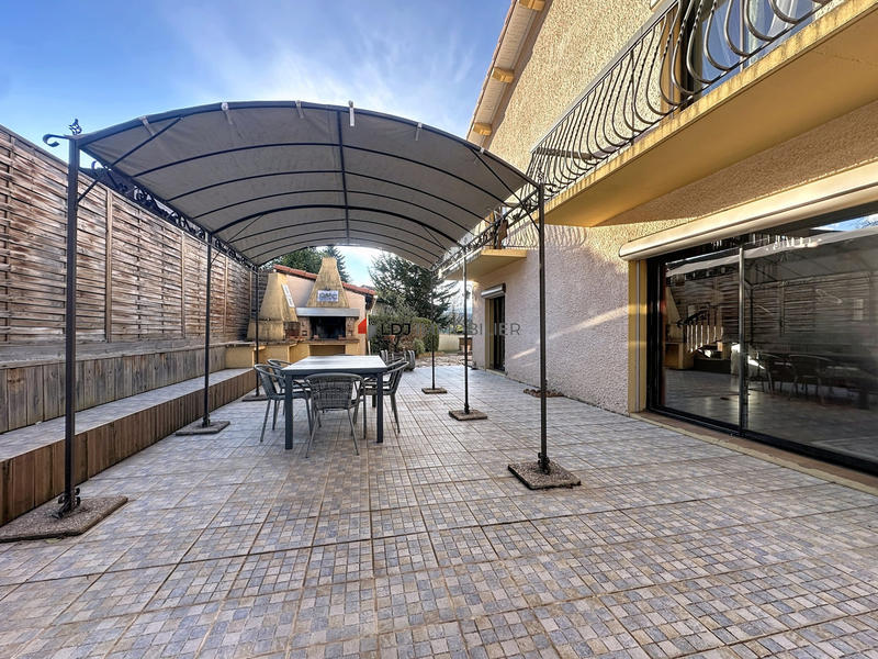 Maison - 190 m² - 8 pièces