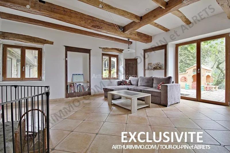 Maison - 225 m² - 9 pièces