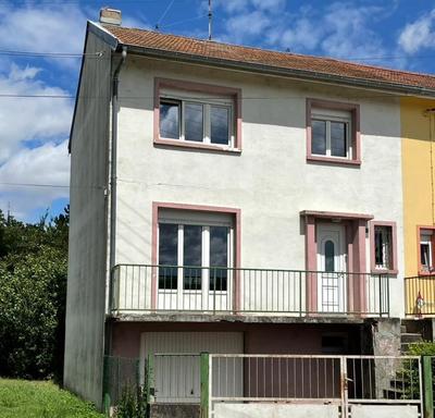 Maison - 99 m² - 6 pièces