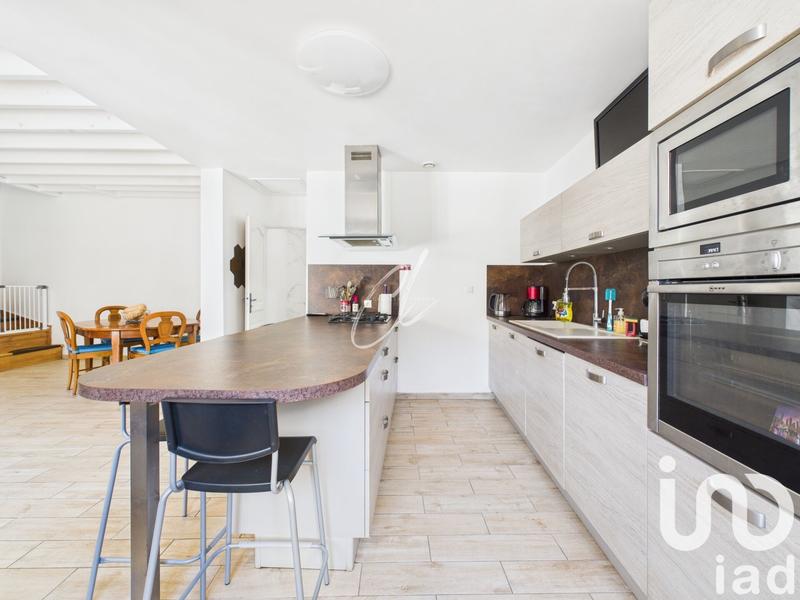 Maison - 360 m² - 13 pièces