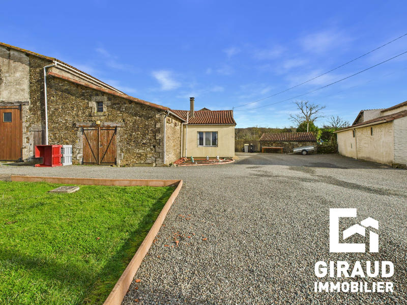 Maison ancienne - 90 m² - 3 pièces