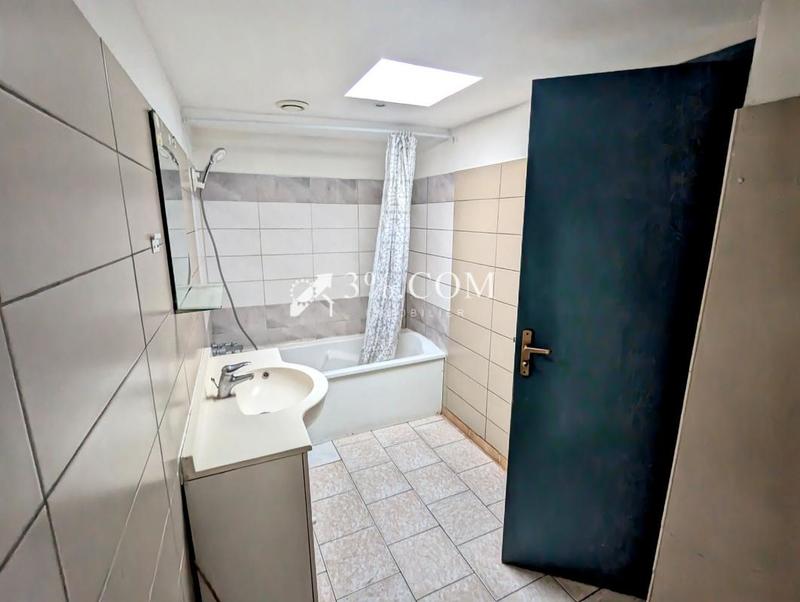 Maison - 93 m² - 5 pièces