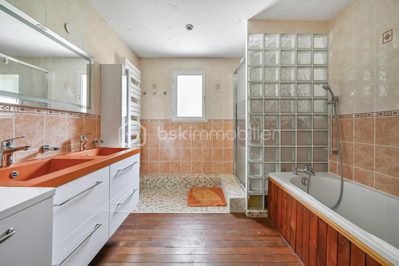 Maison - 146 m² - 7 pièces