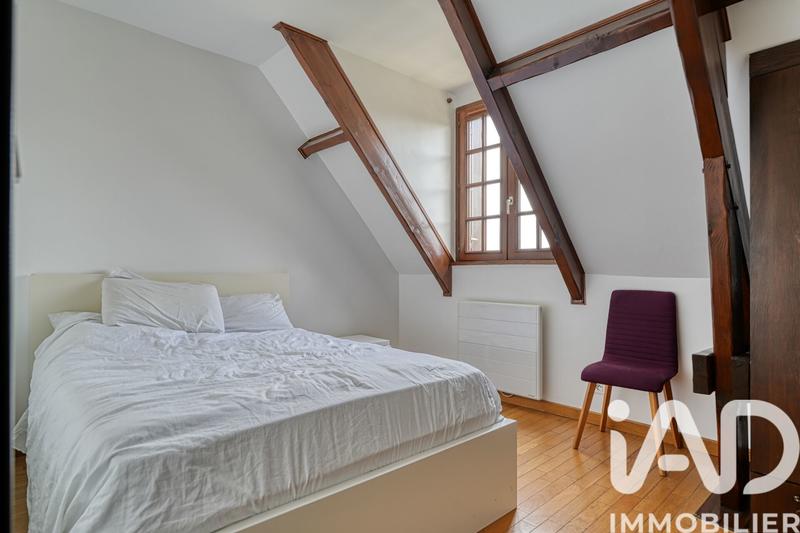 Maison - 182 m² - 9 pièces