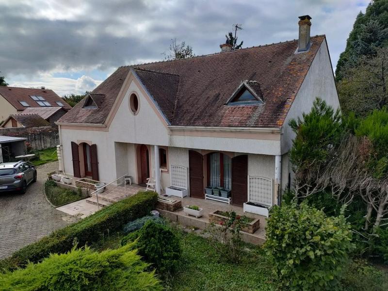 Maison - 390 m² - 11 pièces