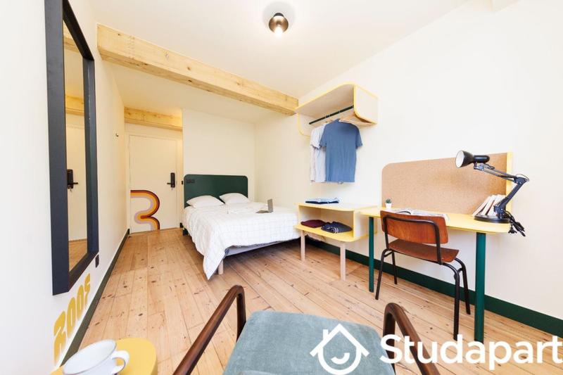 Chambre - 13 m² - 1 pièce