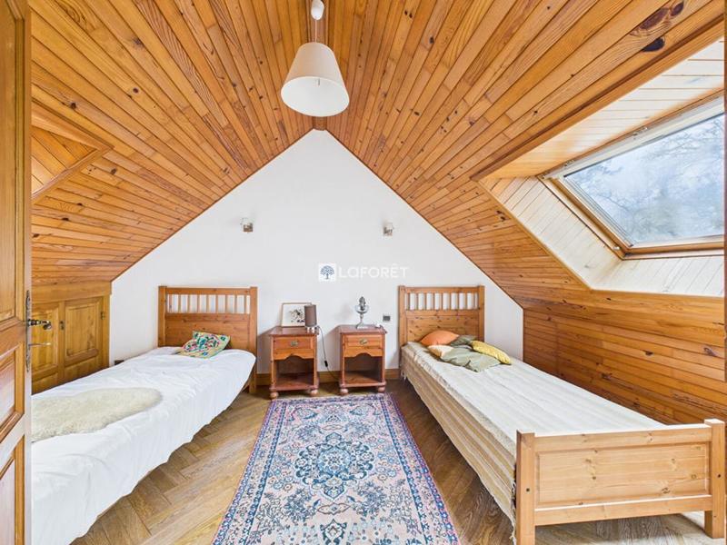 Propriété - 323 m² - 13 pièces