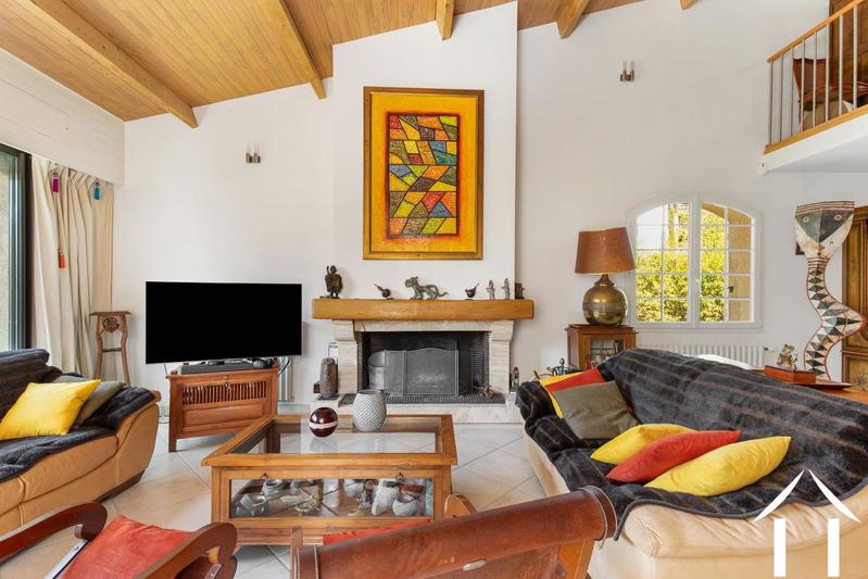 Maison - 215 m² - 7 pièces