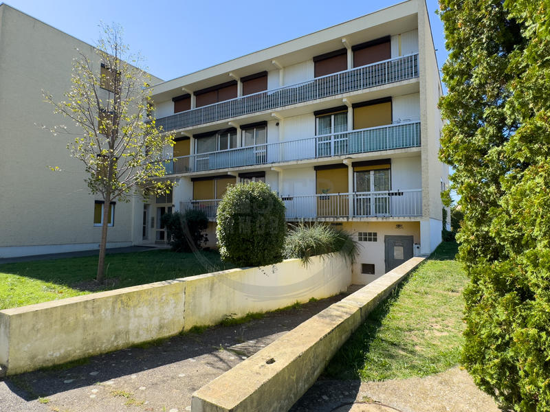 Appartement - 97 m² - 5 pièces