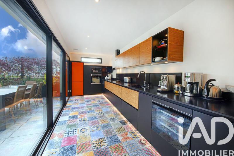 Maison - 296 m² - 9 pièces