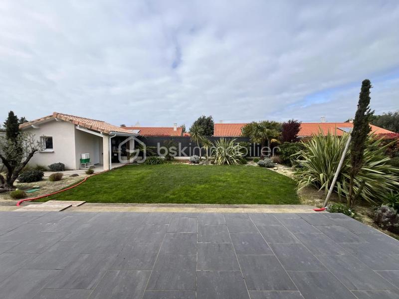 Maison - 202 m² - 5 pièces