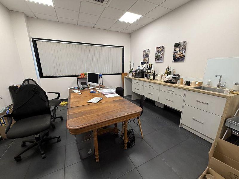 Local commercial - 645 m² - 4 pièces