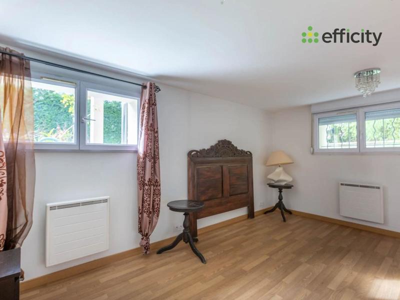 Pavillon - 161 m² - 7 pièces