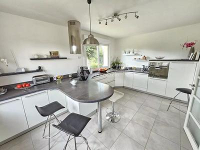 Maison - 143 m² - 5 pièces