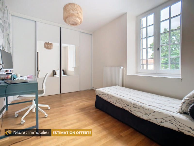 Maison - 250 m² - 7 pièces