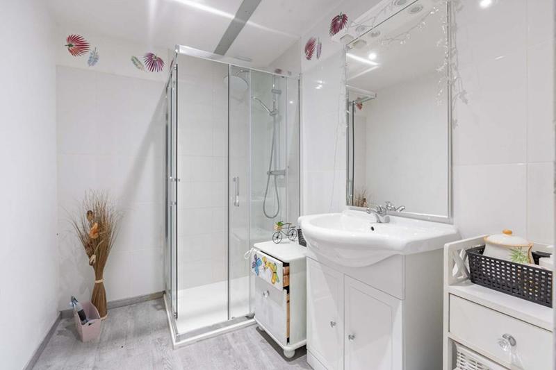 Maison - 185 m² - 8 pièces