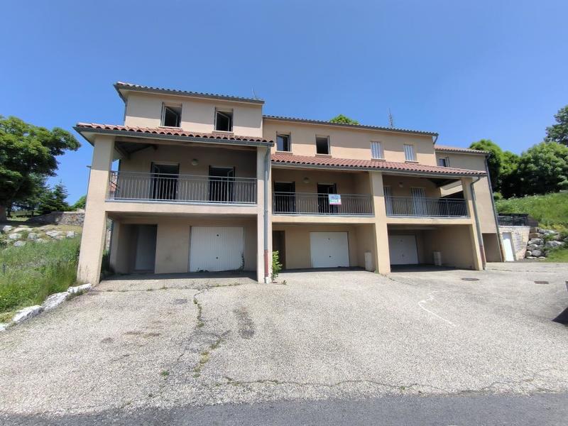 Maison jumelée - 106 m² - 4 pièces