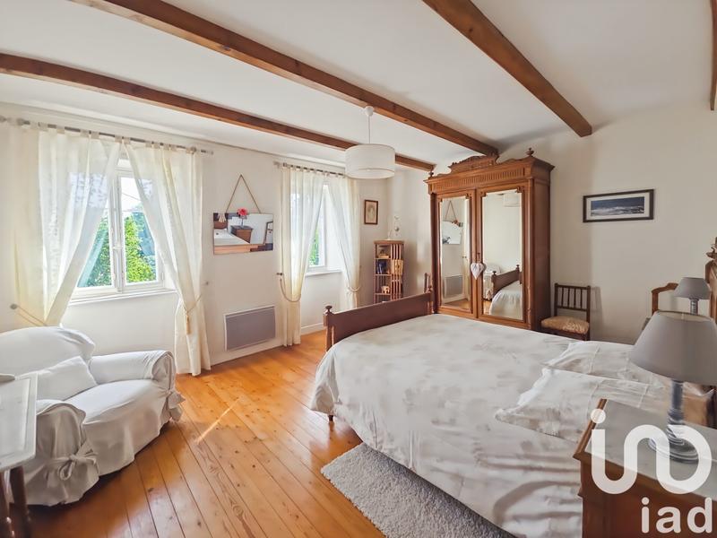 Maison - 207 m² - 10 pièces