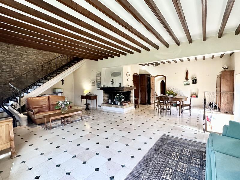 Maison ancienne - 233 m² - 8 pièces