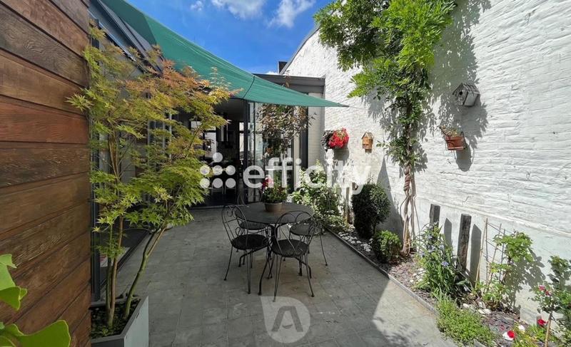 Maison - 212 m² - 9 pièces