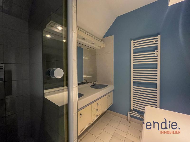 Appartement - 98 m² - 5 pièces