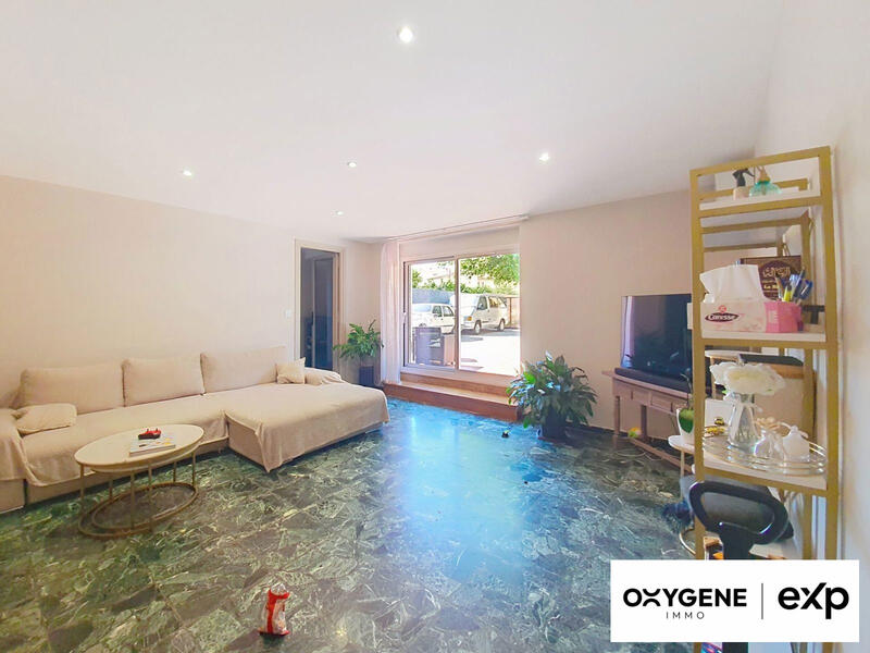 Maison - 195 m² - 7 pièces