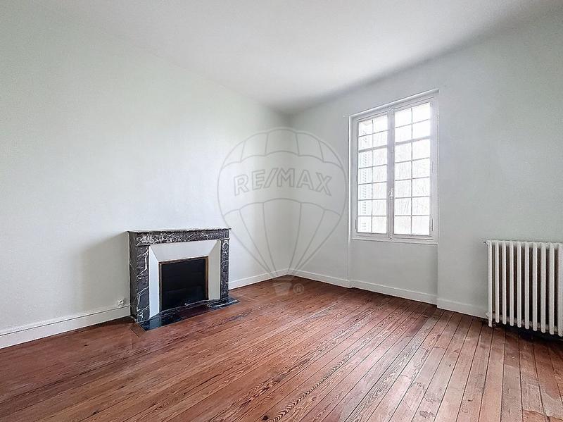 Maison - 219 m² - 8 pièces