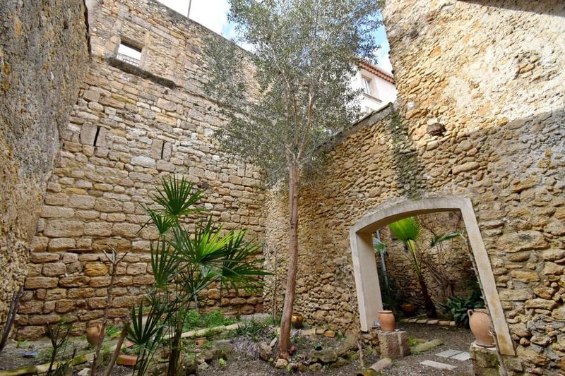 Maison - 391 m² - 12 pièces