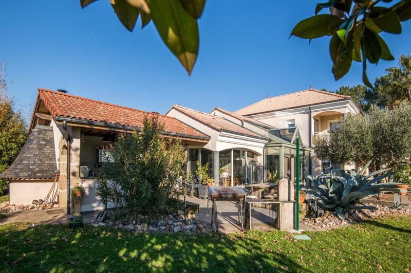 Demeure - 280 m² - 7 pièces