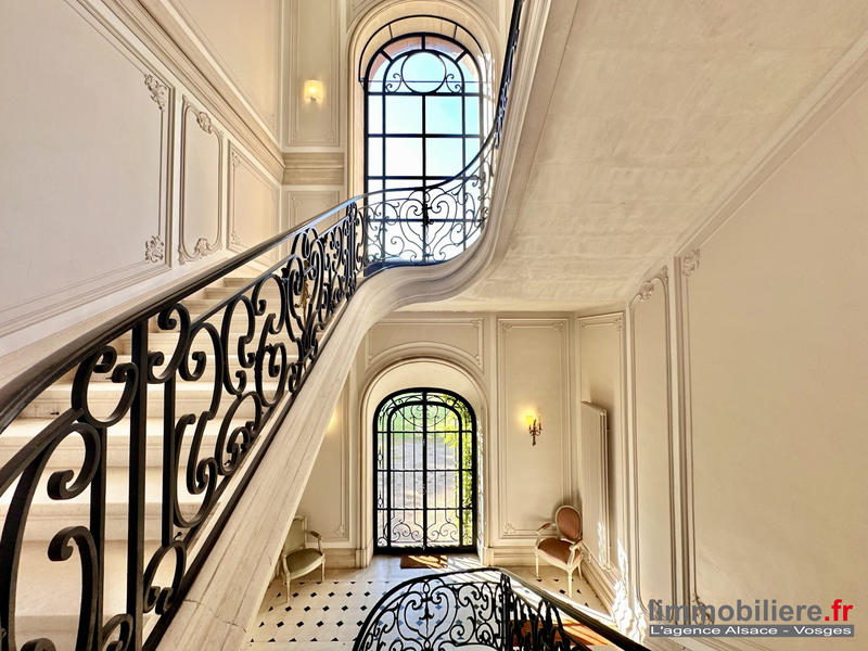 Appartement - 322 m² - 8 pièces