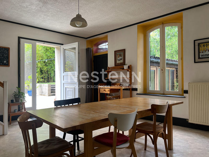 Maison - 221 m² - 7 pièces