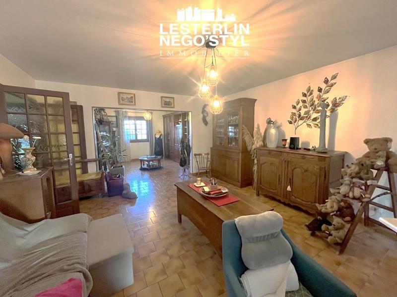 Maison - 201 m² - 6 pièces