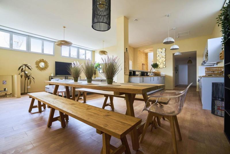 Maison - 274 m² - 12 pièces