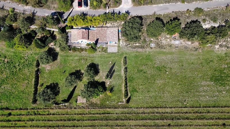 Propriété - 93 m² - 4 pièces