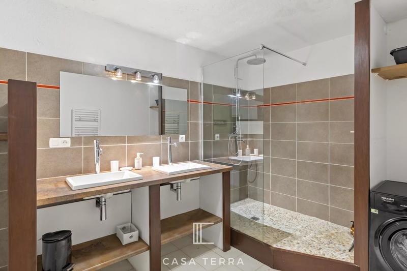 Villa - 269 m² - 11 pièces