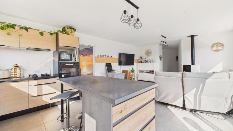 Maison - 95 m² - 4 pièces