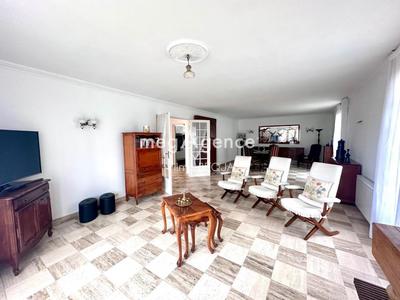 Maison traditionnelle - 204 m² - 6 pièces