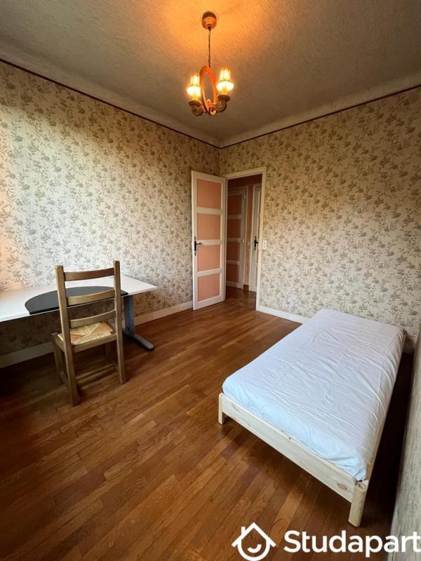 Chambre - 15 m² - 1 pièce