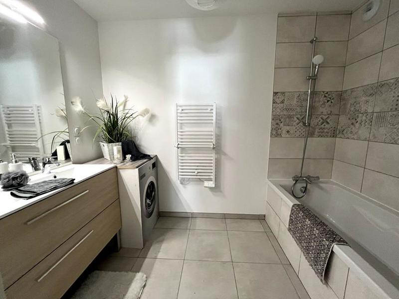 Appartement - 90 m² - 5 pièces