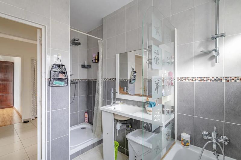 Maison - 200 m² - 8 pièces