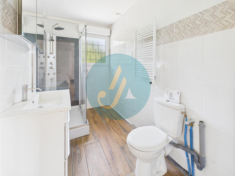 Maison - 83 m² - 5 pièces