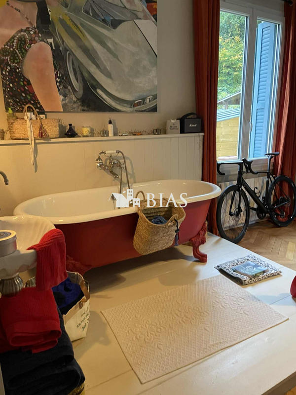 Maison - 206 m² - 10 pièces