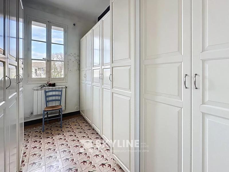 Maison - 197 m² - 9 pièces
