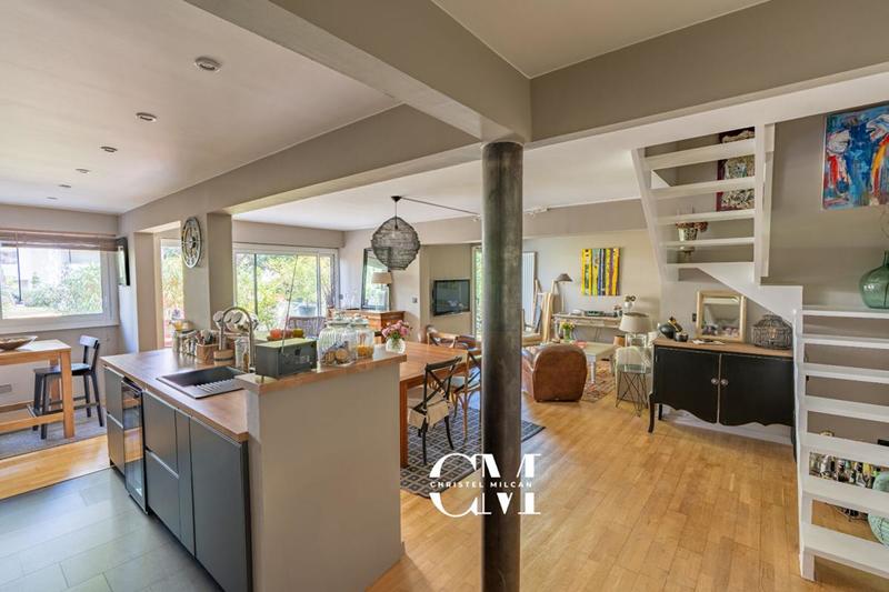 Appartement - 98 m² - 4 pièces