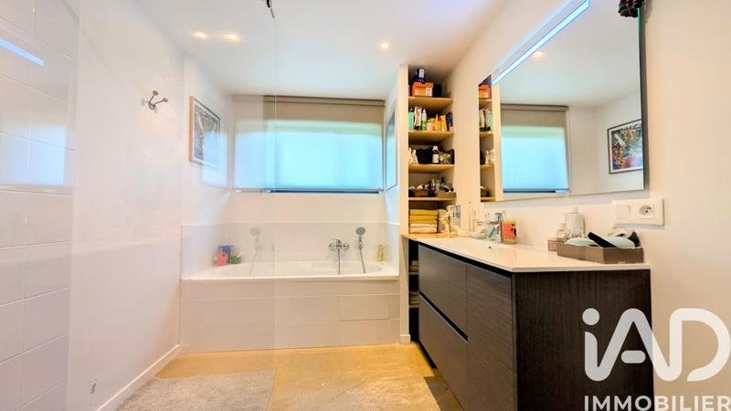 Maison - 162 m² - 8 pièces