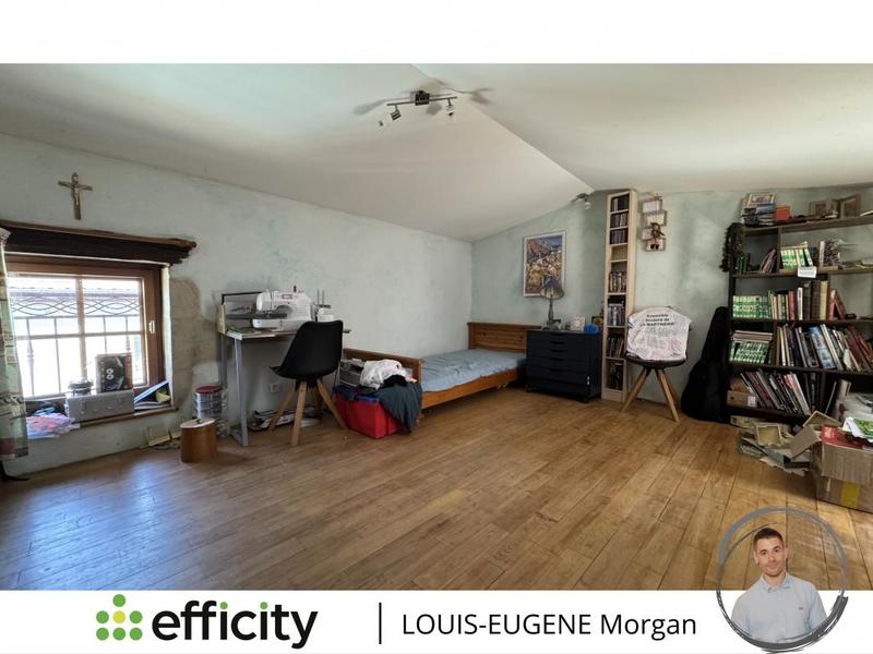 Maison - 233 m² - 8 pièces