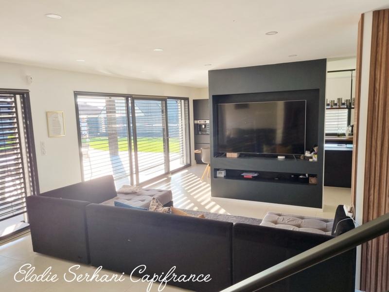 Maison - 245 m² - 7 pièces